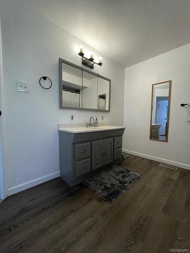 MLS Image #8 for 4995 n beach court,denver, Colorado