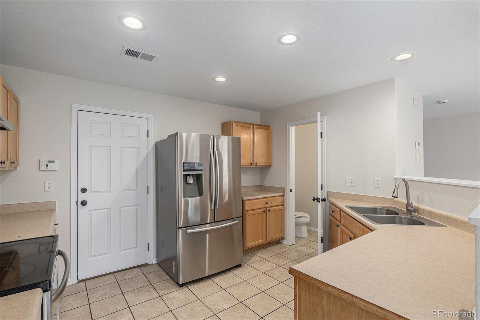 MLS Image #2 for 5531 s quemoy circle,aurora, Colorado