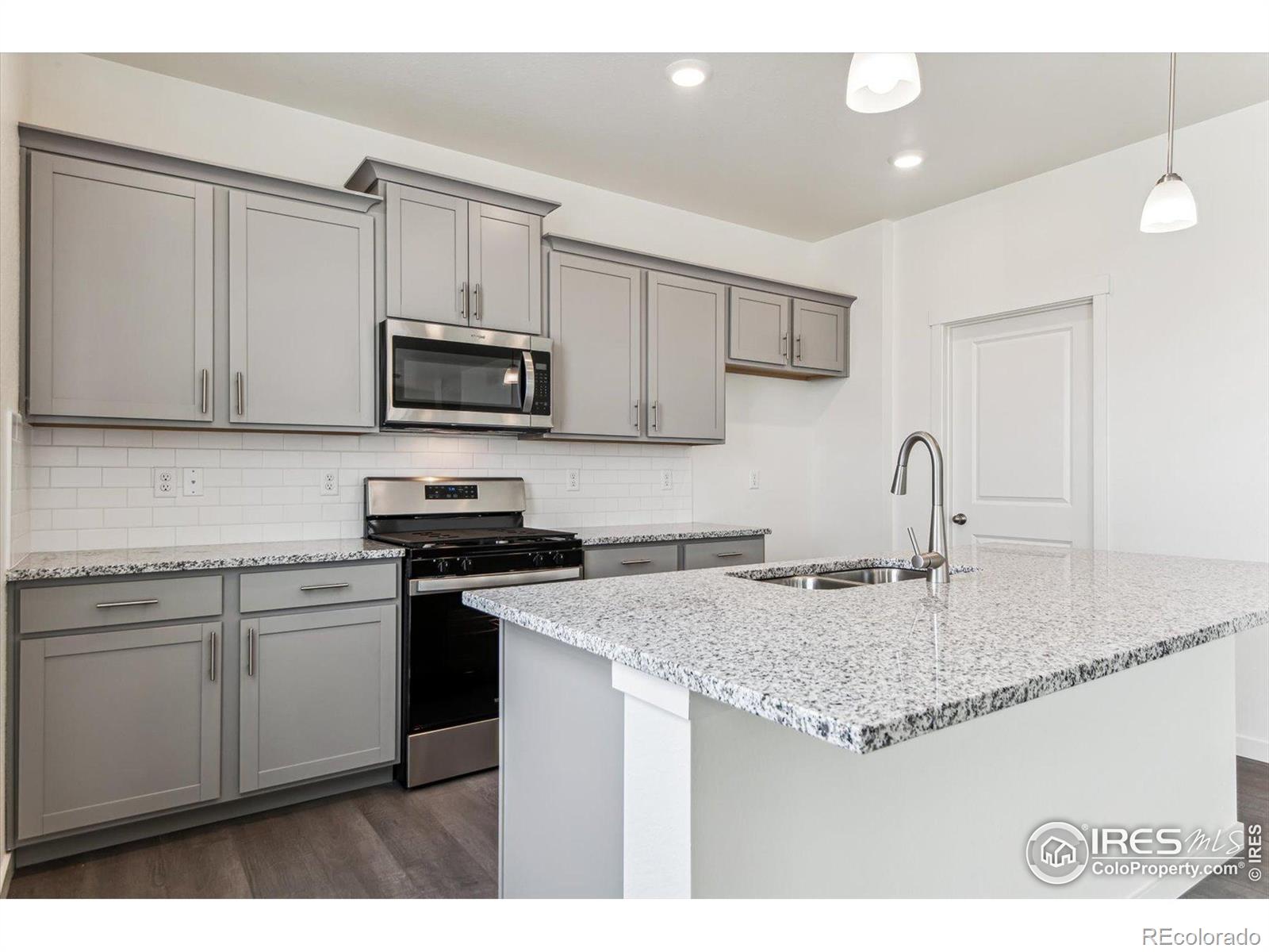 MLS Image #10 for 1038  scotts peak drive,berthoud, Colorado