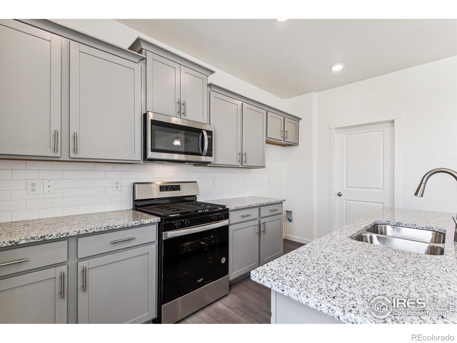 MLS Image #11 for 1038  scotts peak drive,berthoud, Colorado