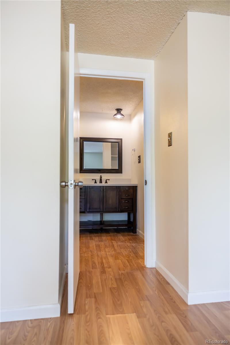 MLS Image #10 for 1302 s parker road,denver, Colorado