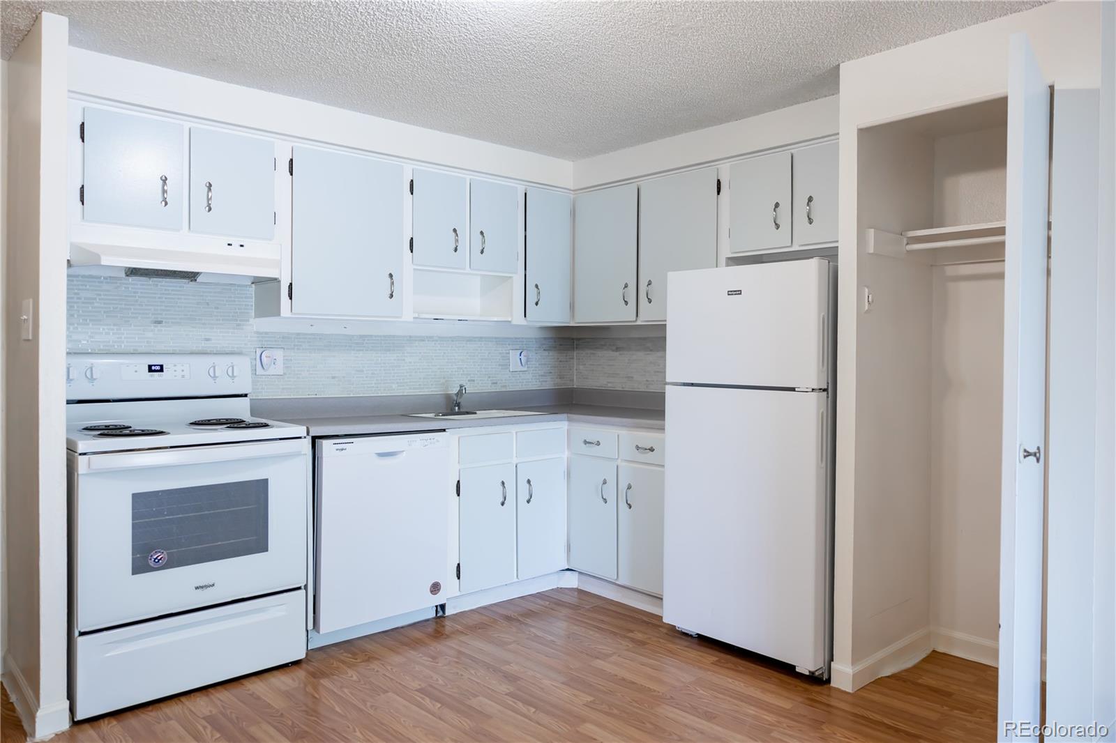 MLS Image #5 for 1302 s parker road,denver, Colorado