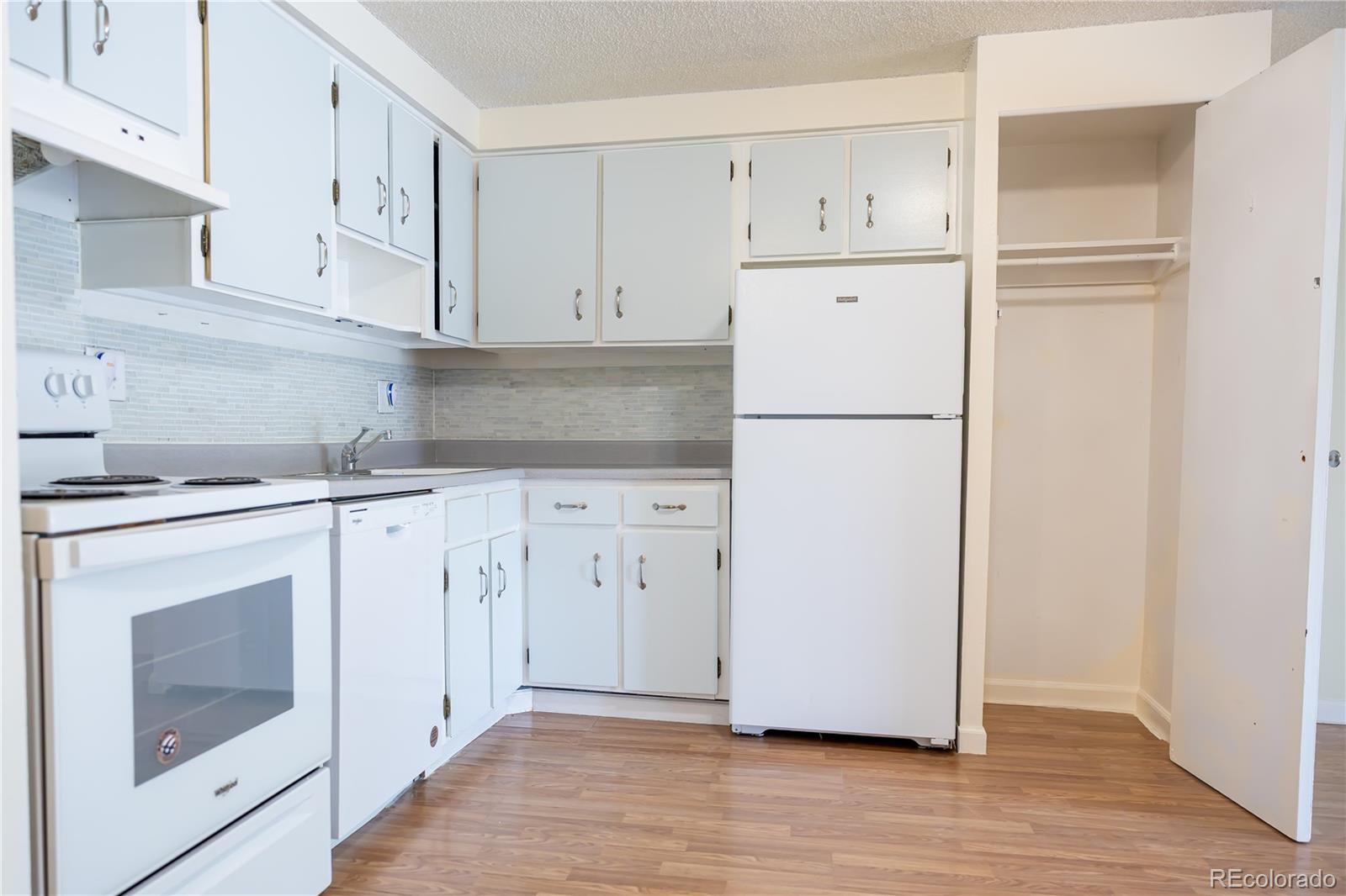 MLS Image #7 for 1302 s parker road,denver, Colorado