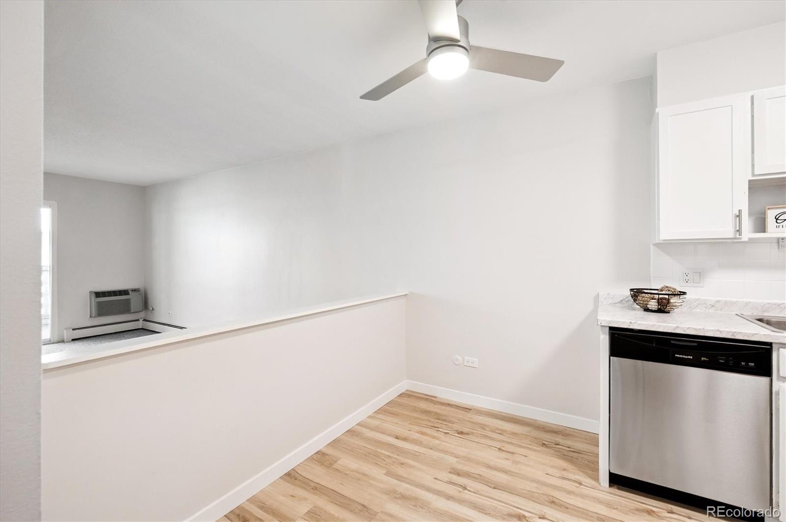 MLS Image #6 for 660 s alton way,denver, Colorado