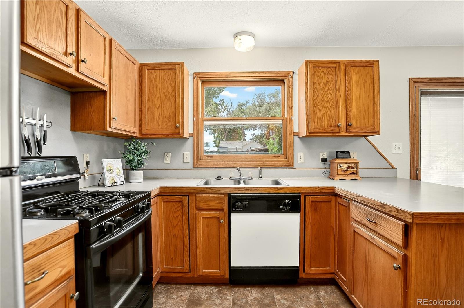 MLS Image #10 for 405  high street,wiggins, Colorado