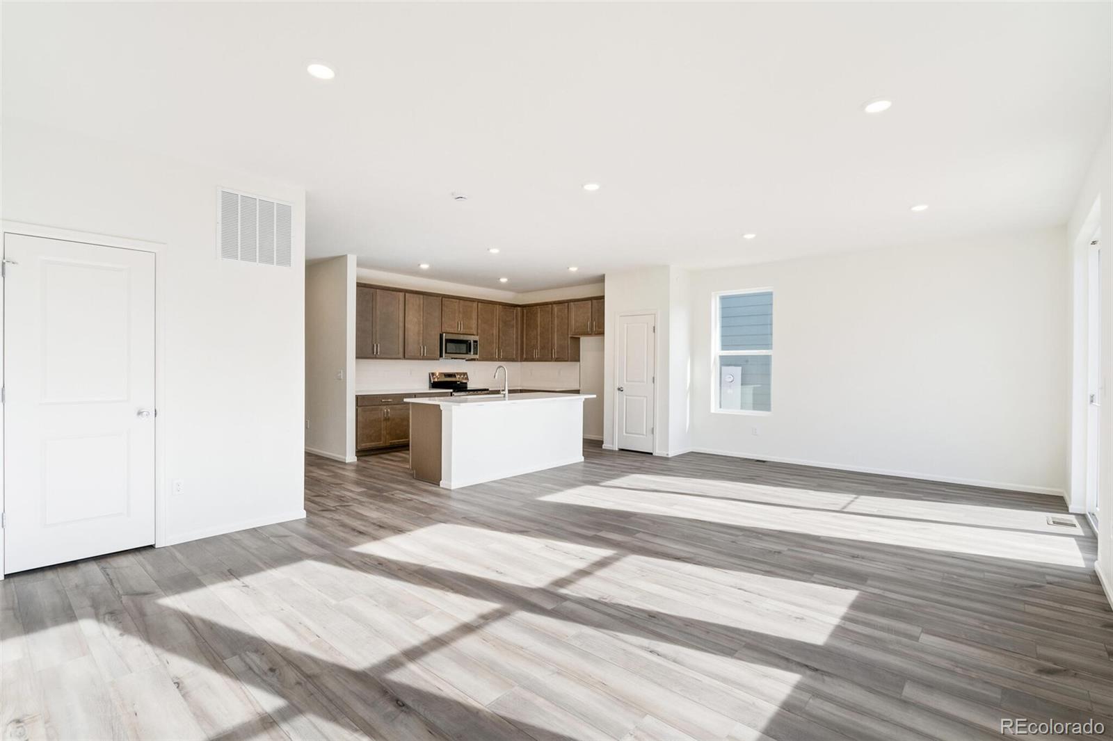 MLS Image #5 for 13412 e 110th way,commerce city, Colorado