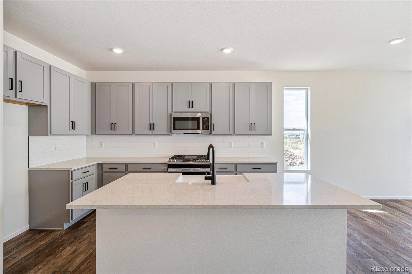 MLS Image #10 for 13575 e 110th lane,commerce city, Colorado