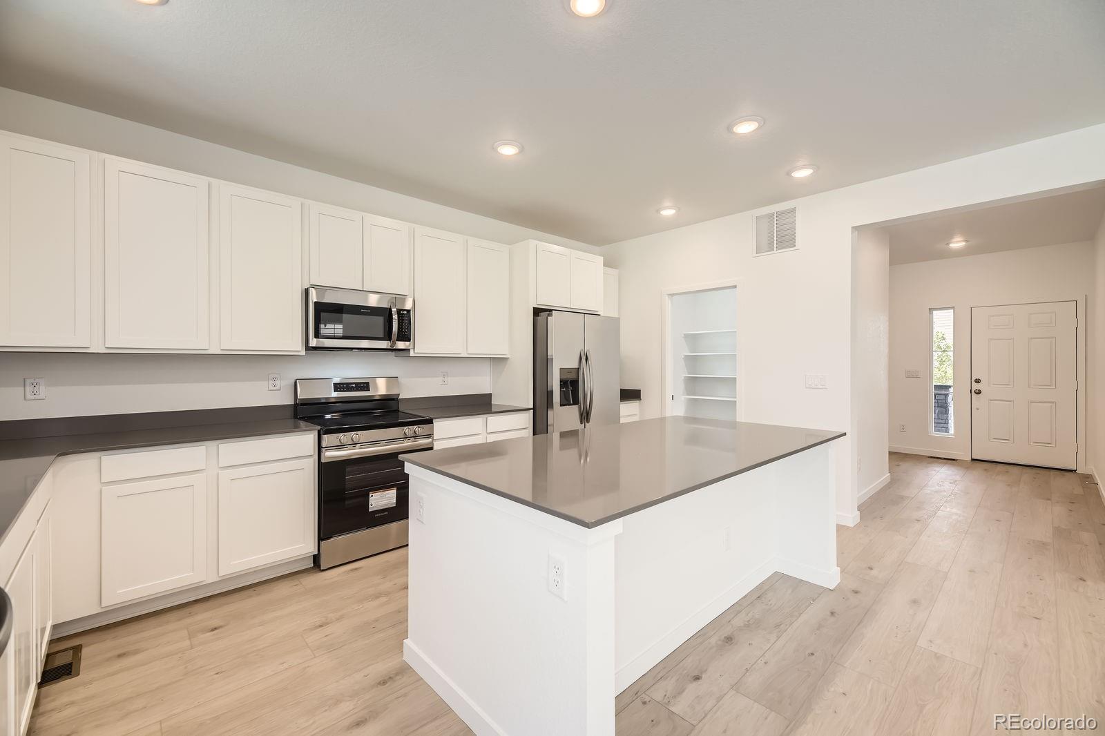 MLS Image #1 for 662 n clubview street,watkins, Colorado