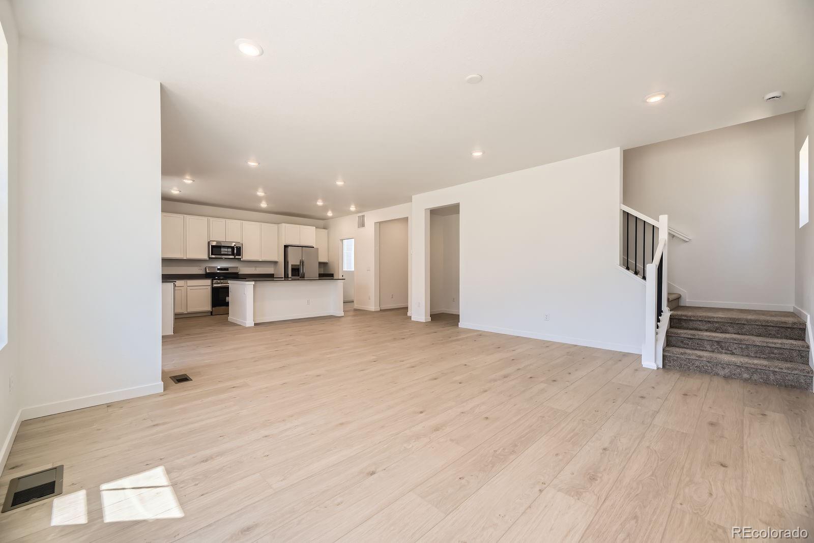 MLS Image #3 for 662 n clubview street,watkins, Colorado