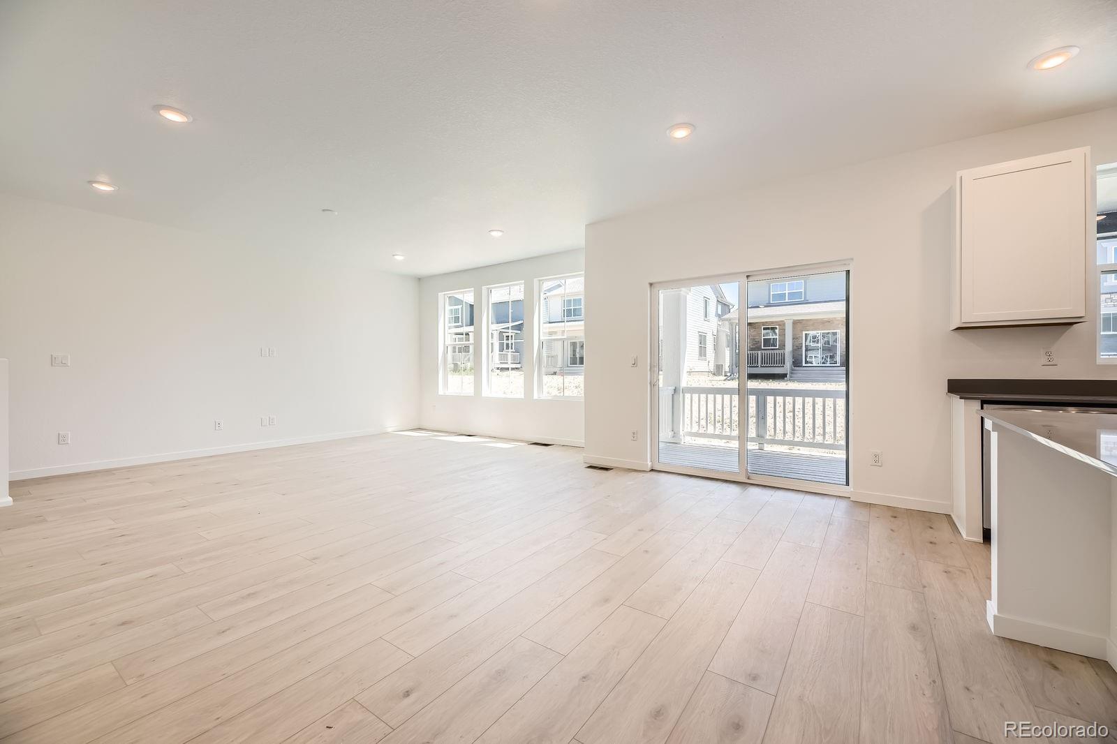 MLS Image #5 for 662 n clubview street,watkins, Colorado