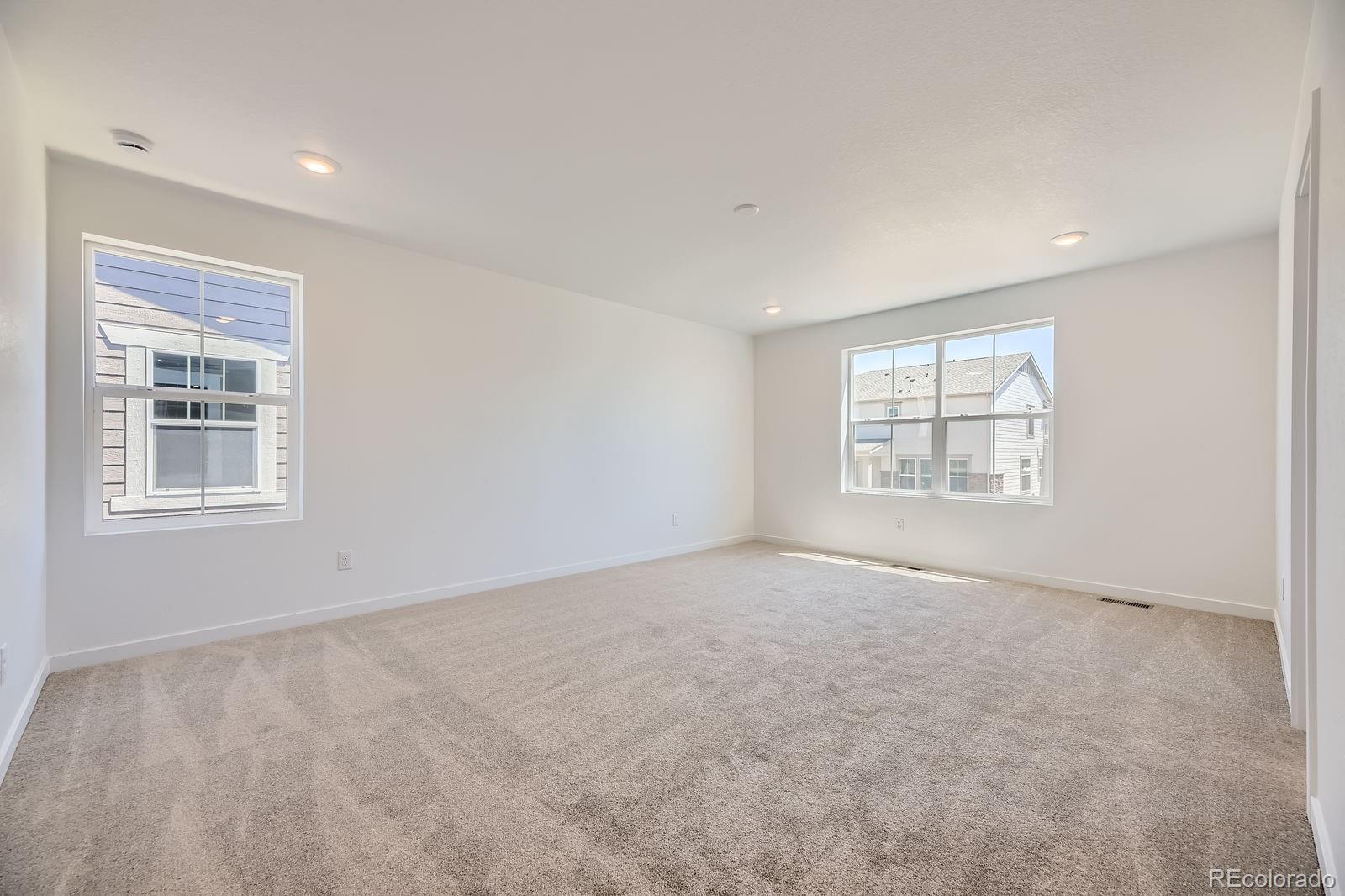MLS Image #8 for 662 n clubview street,watkins, Colorado