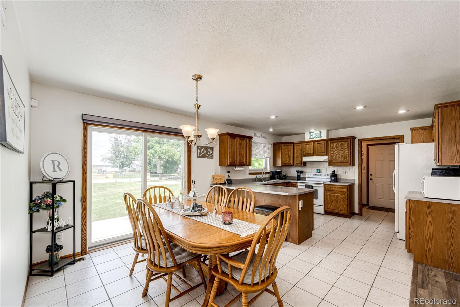 MLS Image #11 for 1853  burton street,strasburg, Colorado