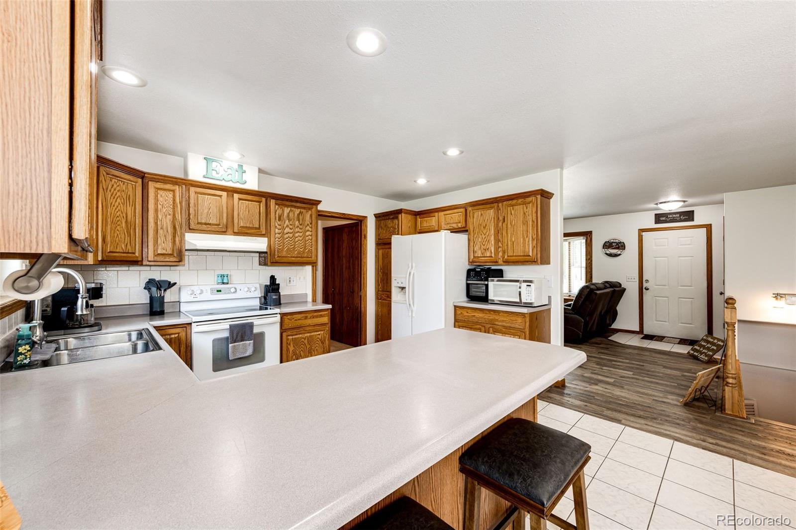 MLS Image #12 for 1853  burton street,strasburg, Colorado