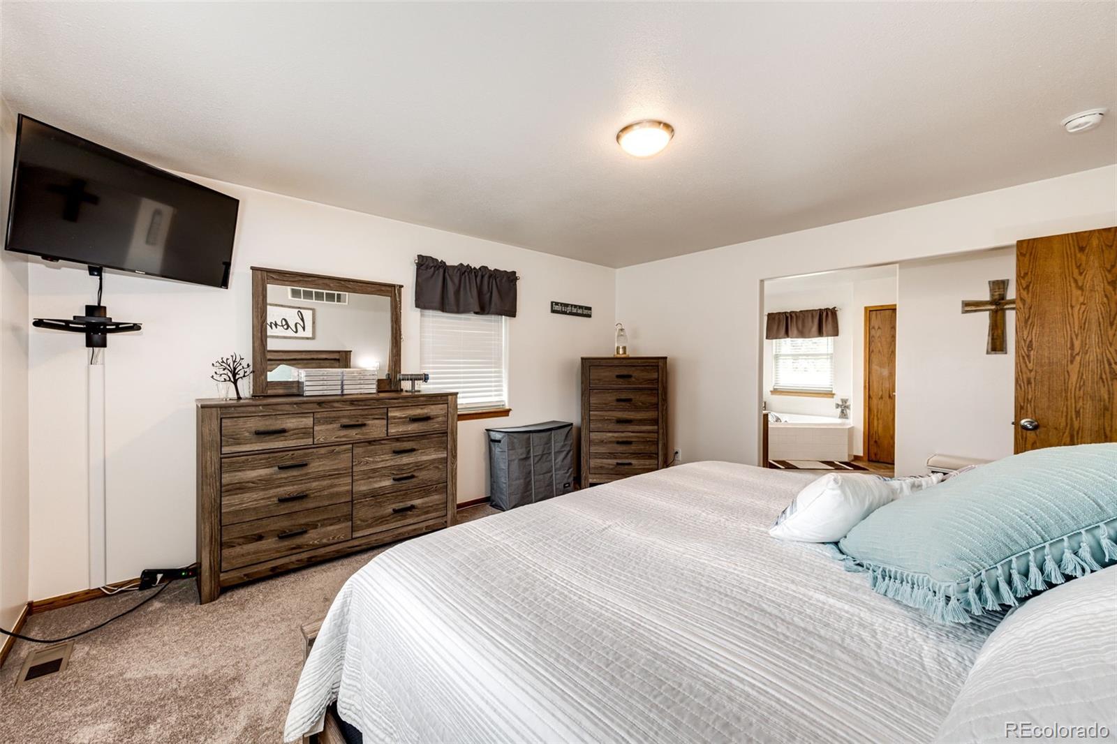 MLS Image #16 for 1853  burton street,strasburg, Colorado