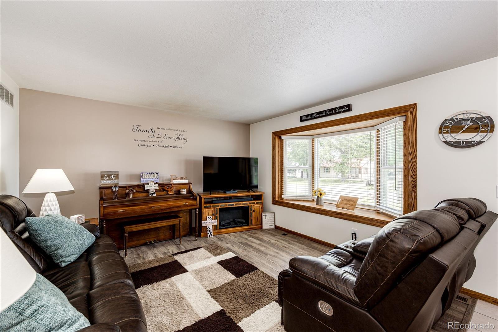 MLS Image #6 for 1853  burton street,strasburg, Colorado