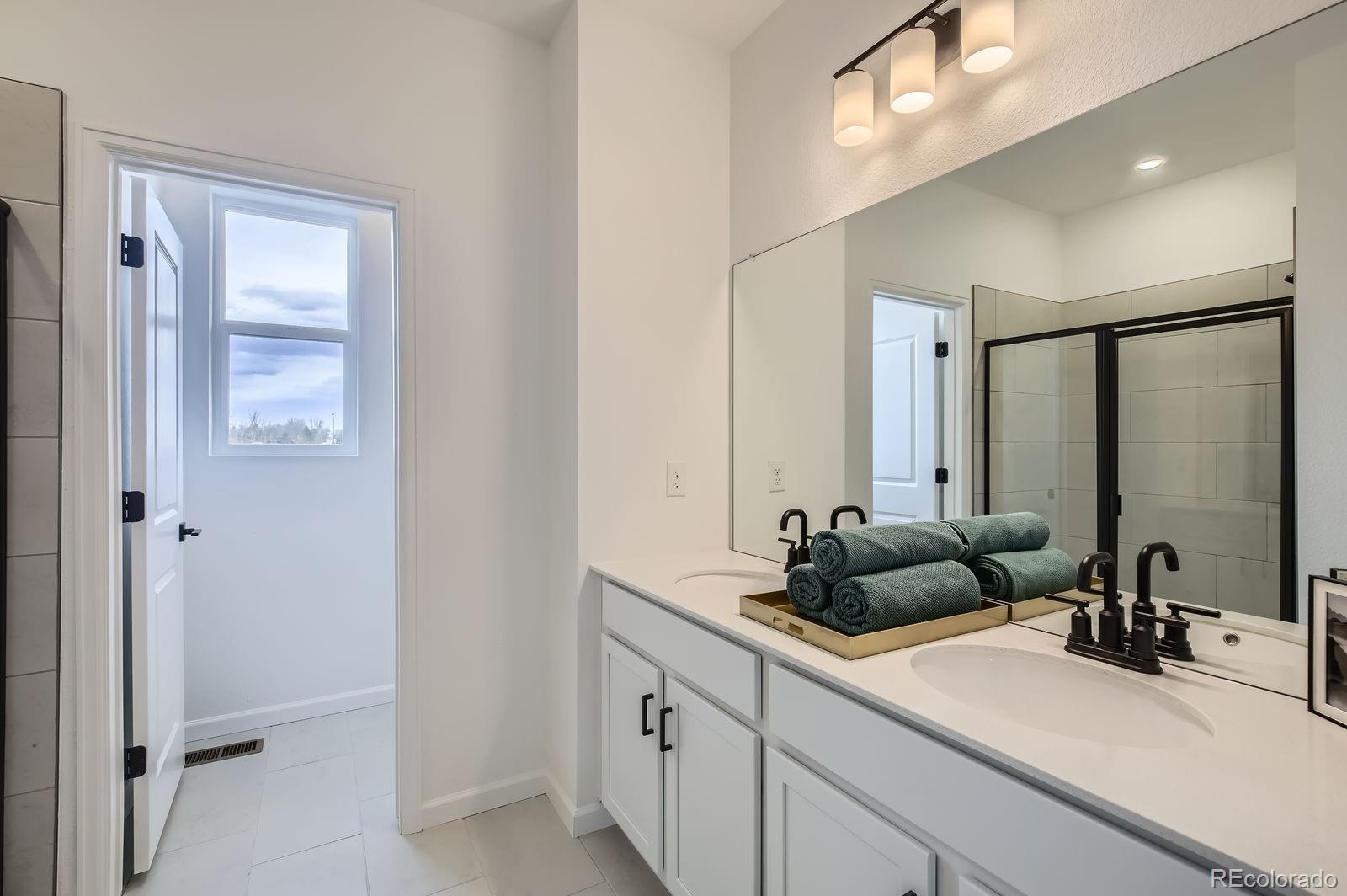 MLS Image #17 for 55000 e 28th place,strasburg, Colorado
