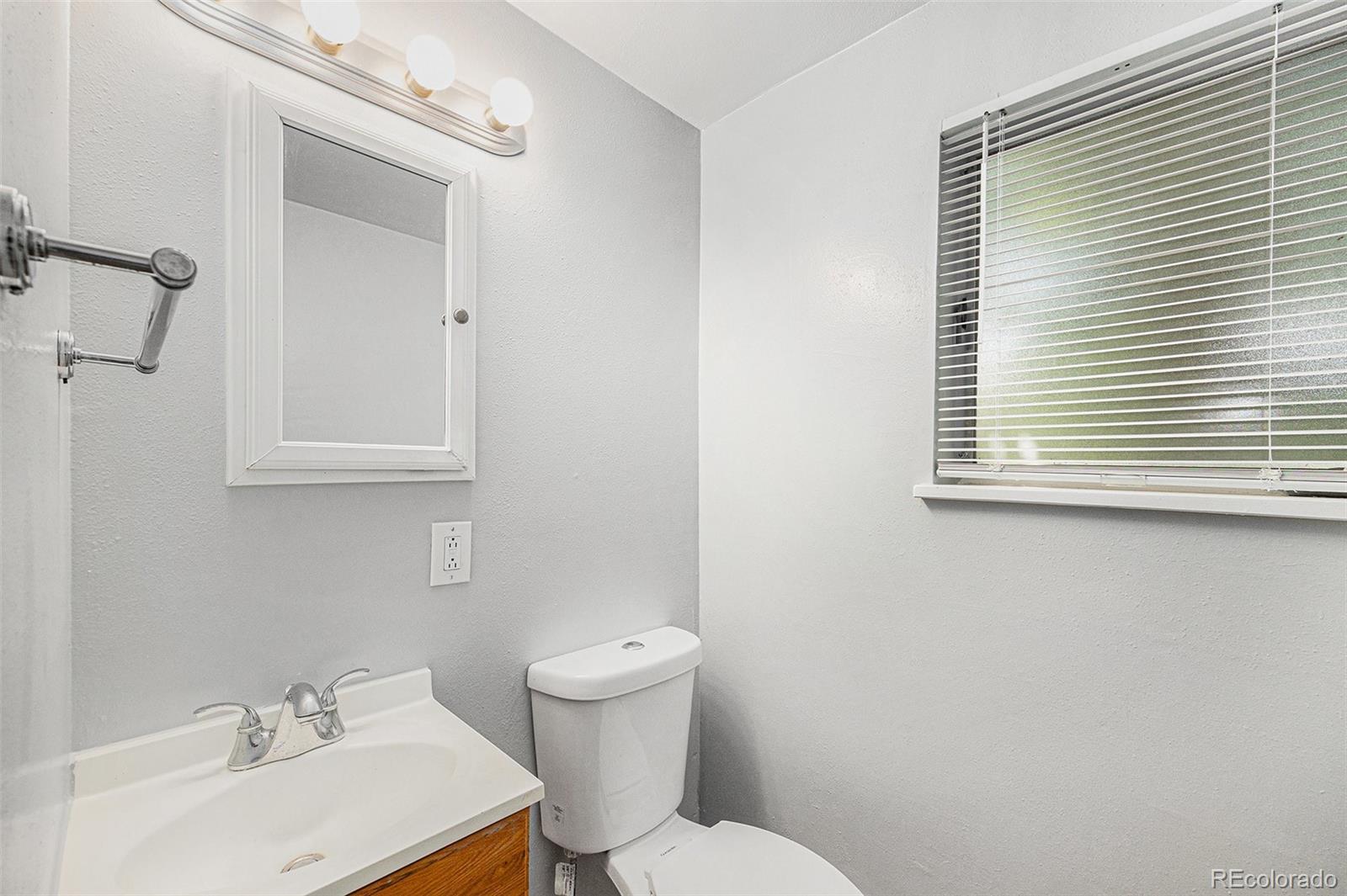 MLS Image #16 for 387  tucson street,aurora, Colorado