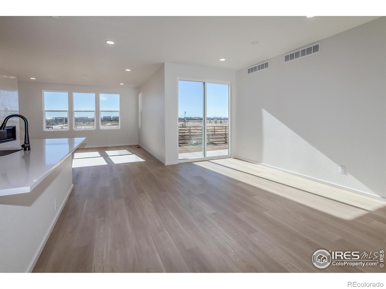MLS Image #3 for 6073  saddle horn drive,timnath, Colorado