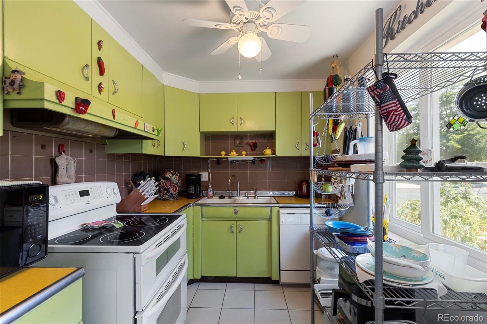 MLS Image #6 for 9830 e 5th avenue,aurora, Colorado