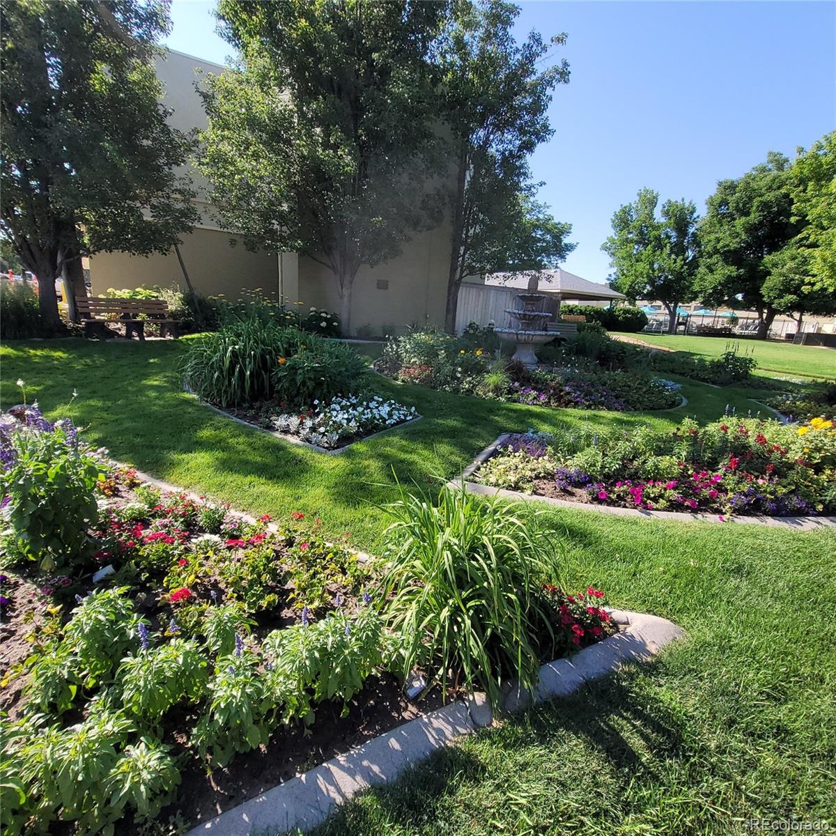 MLS Image #14 for 755 s clinton street,denver, Colorado