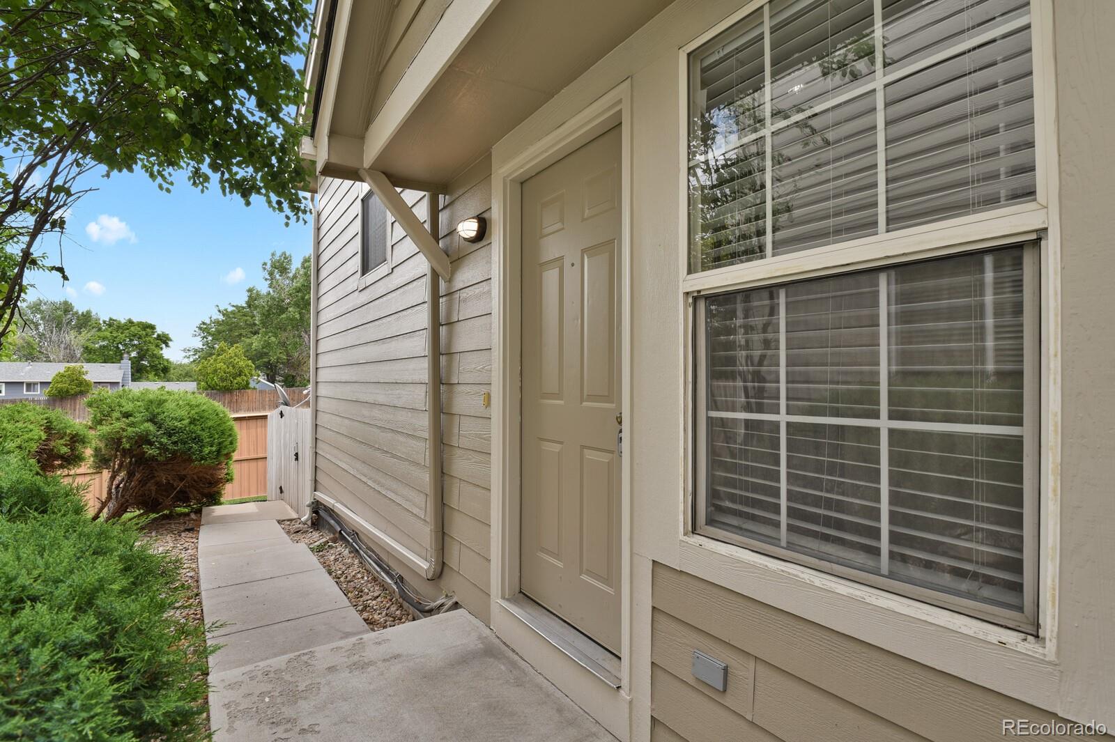 MLS Image #2 for 1276 s zeno circle,aurora, Colorado
