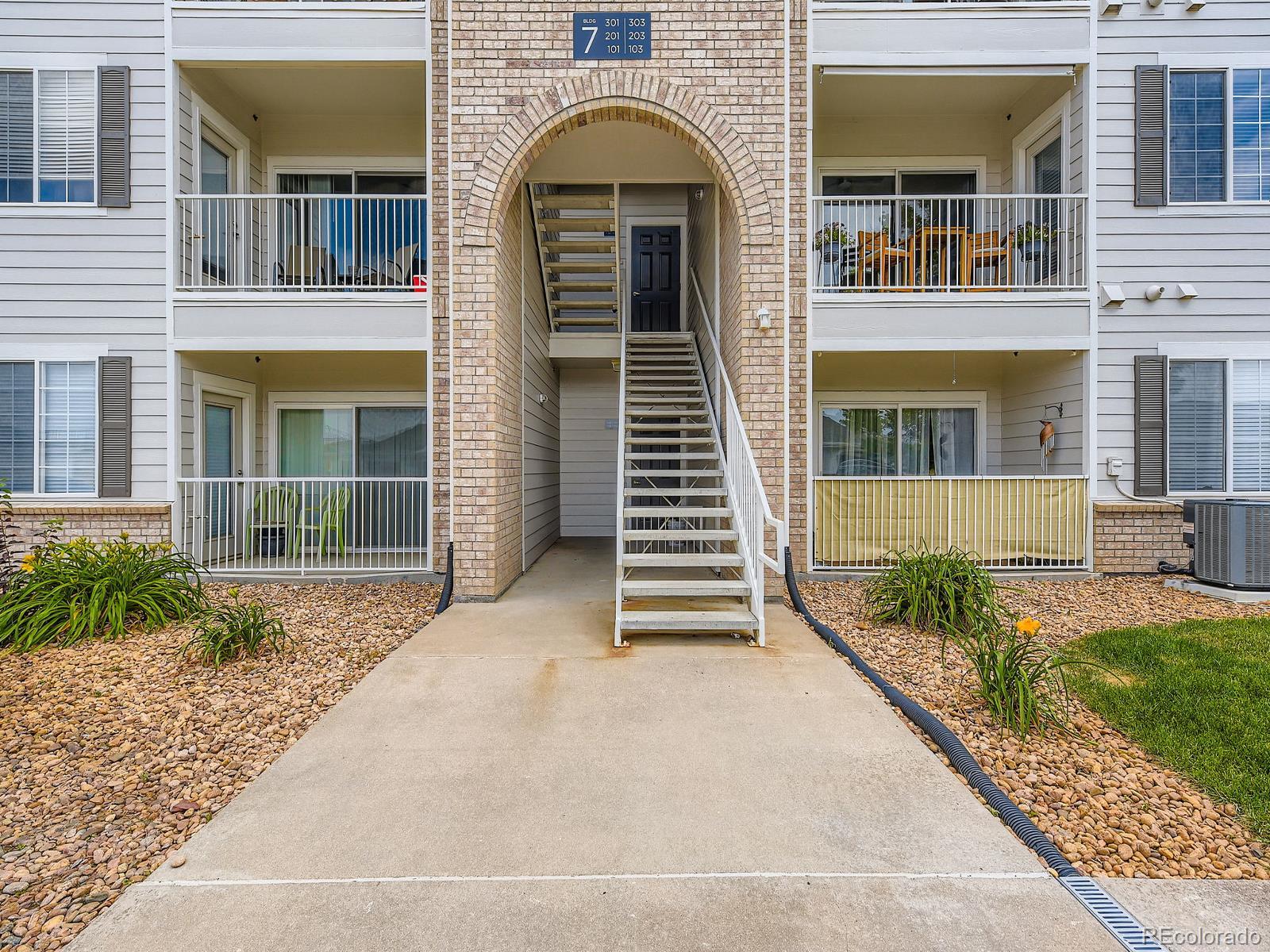 MLS Image #2 for 15700 e jamison drive,englewood, Colorado