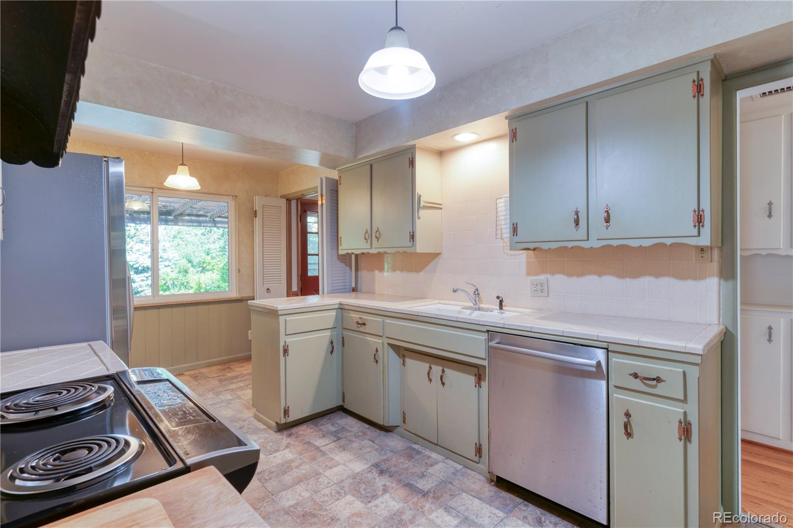 MLS Image #24 for 815  hoyt street,lakewood, Colorado