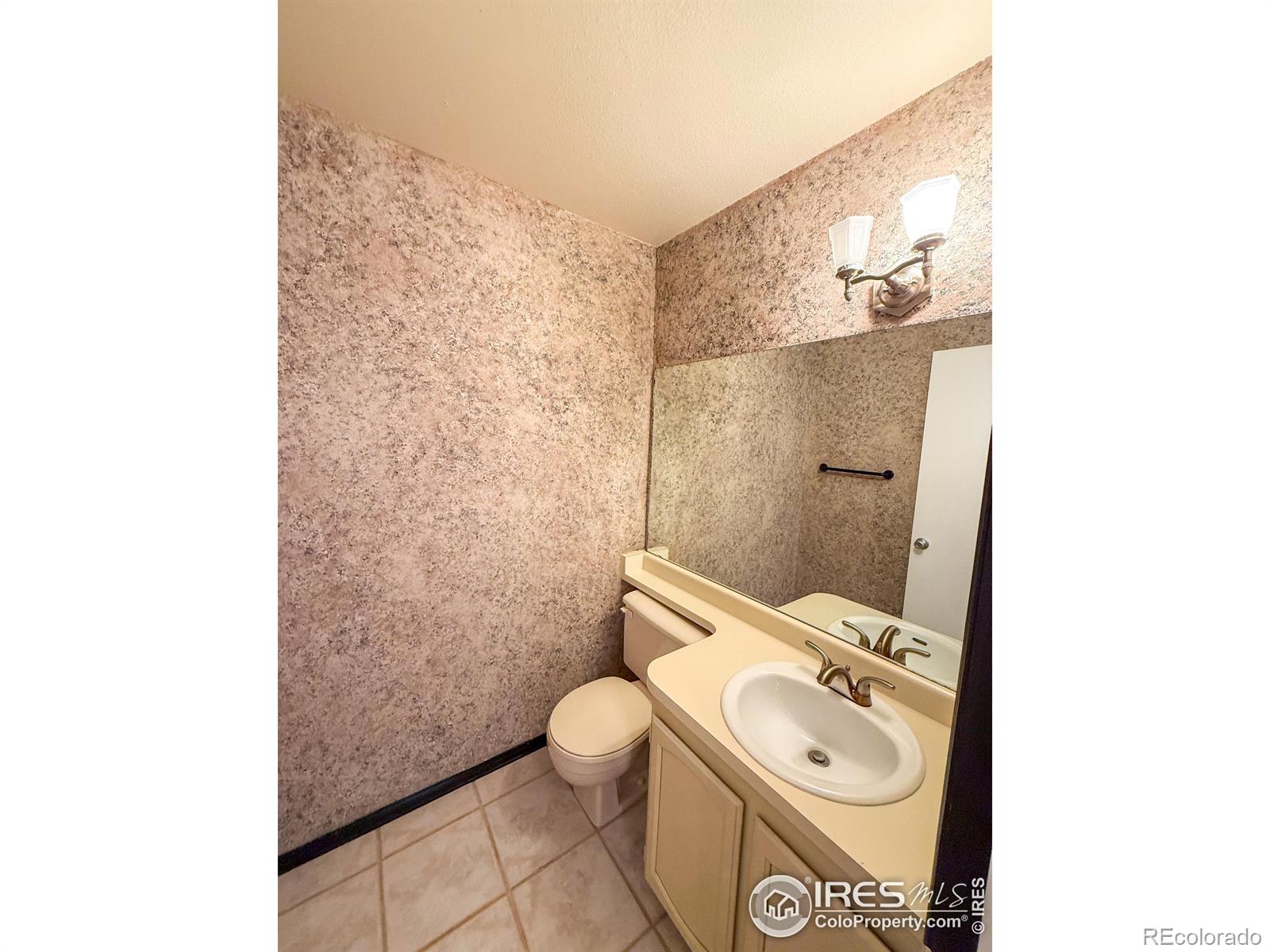 MLS Image #10 for 154  blue spruce court,highlands ranch, Colorado