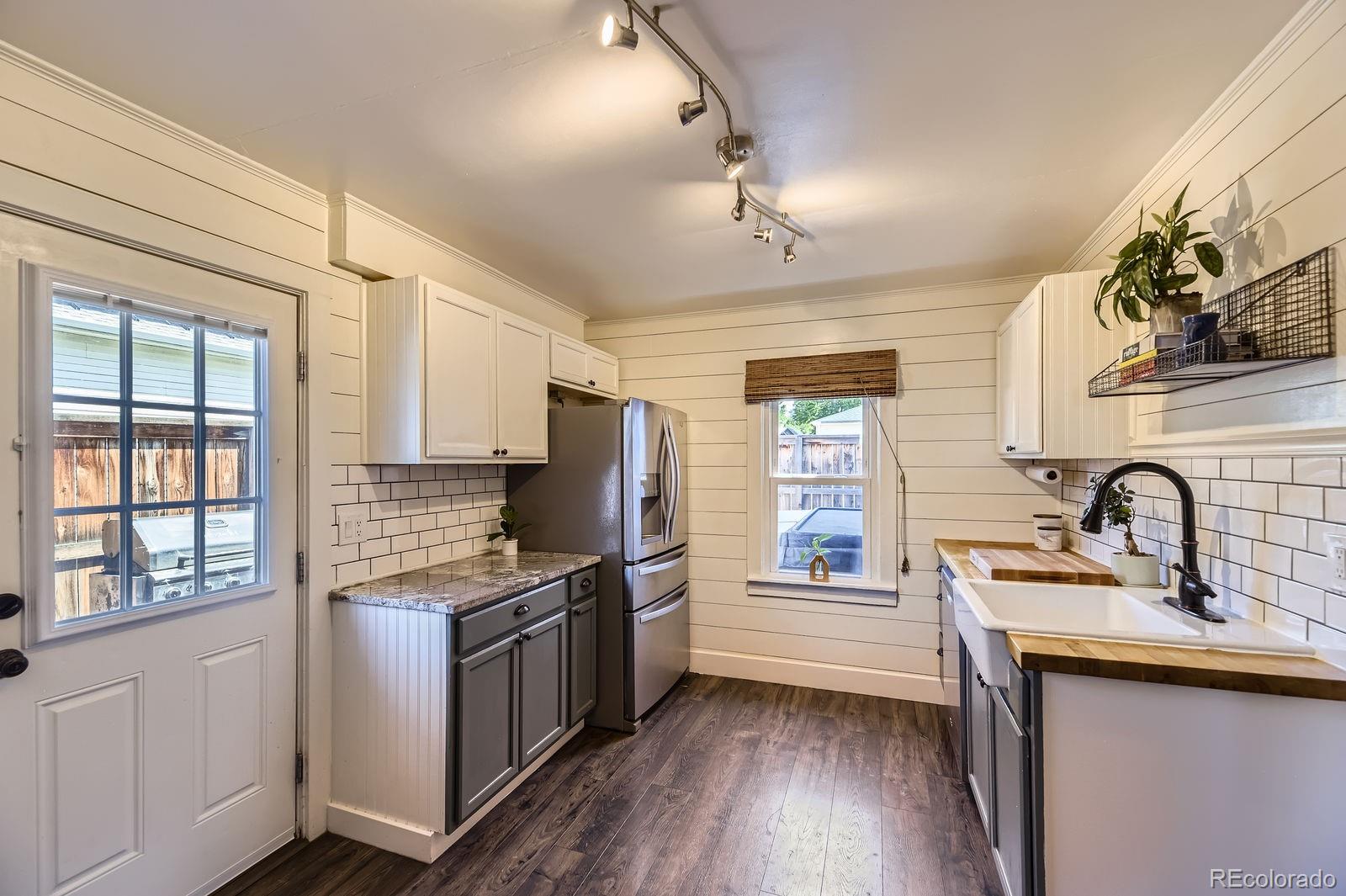 MLS Image #11 for 235 w lehigh avenue,englewood, Colorado