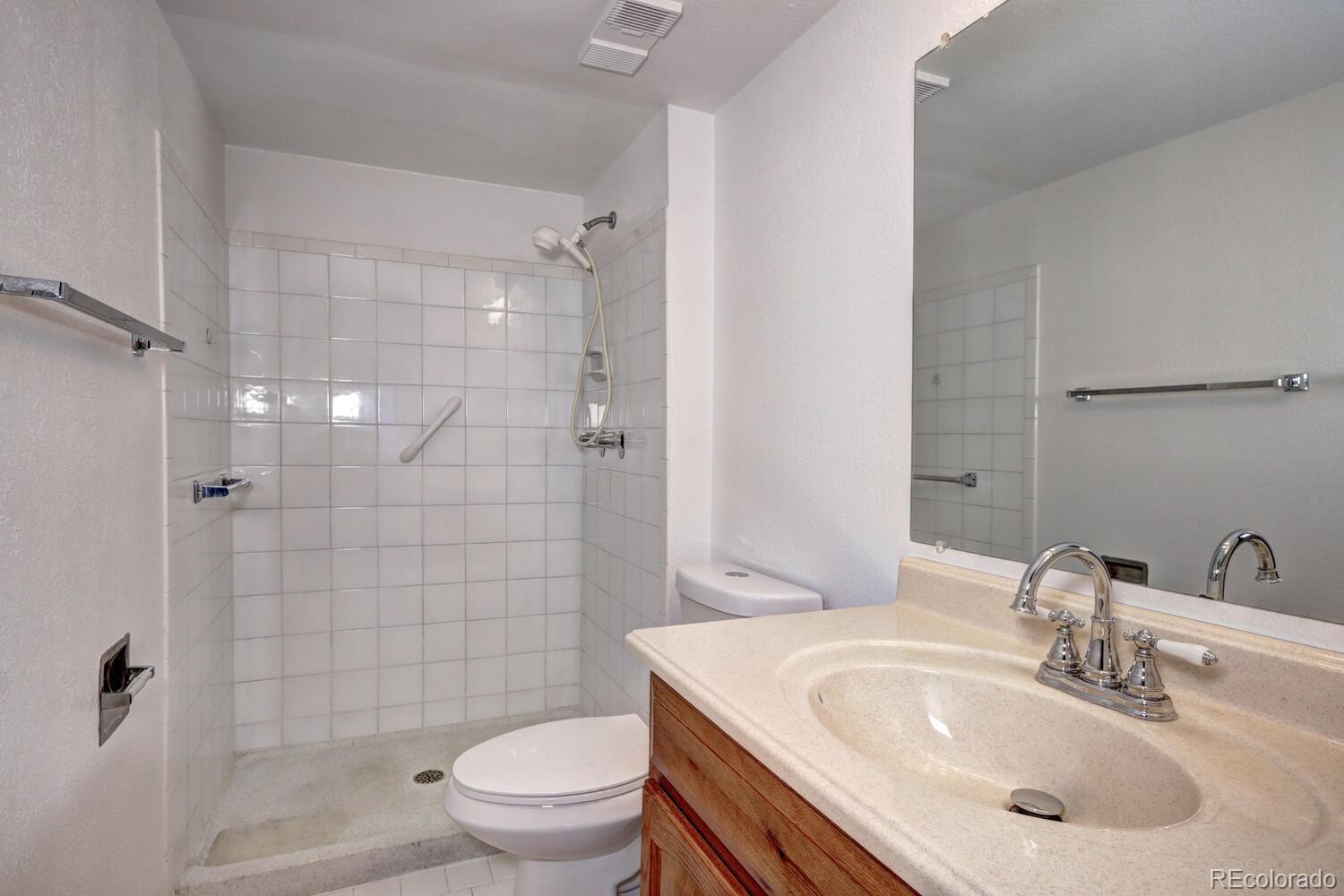 MLS Image #17 for 10650 e tennessee avenue,aurora, Colorado