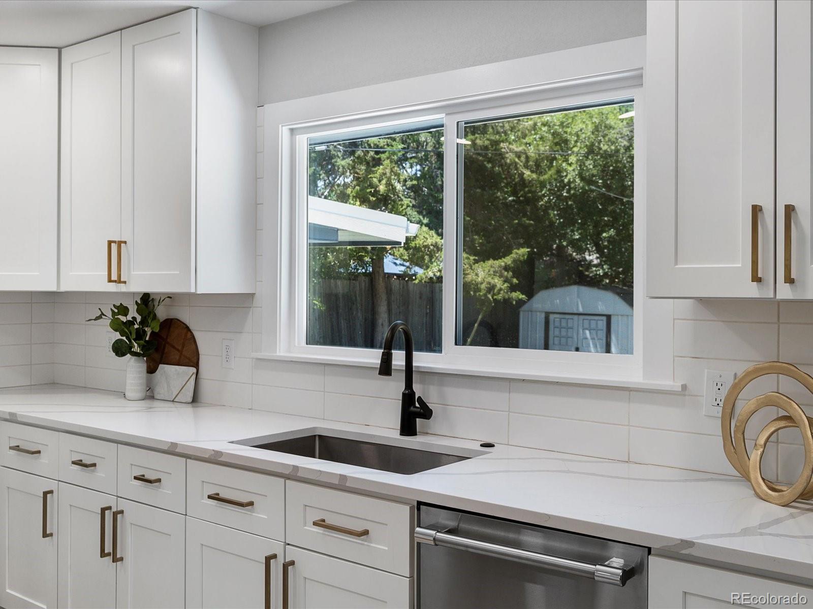 MLS Image #13 for 3551 s grape street,denver, Colorado