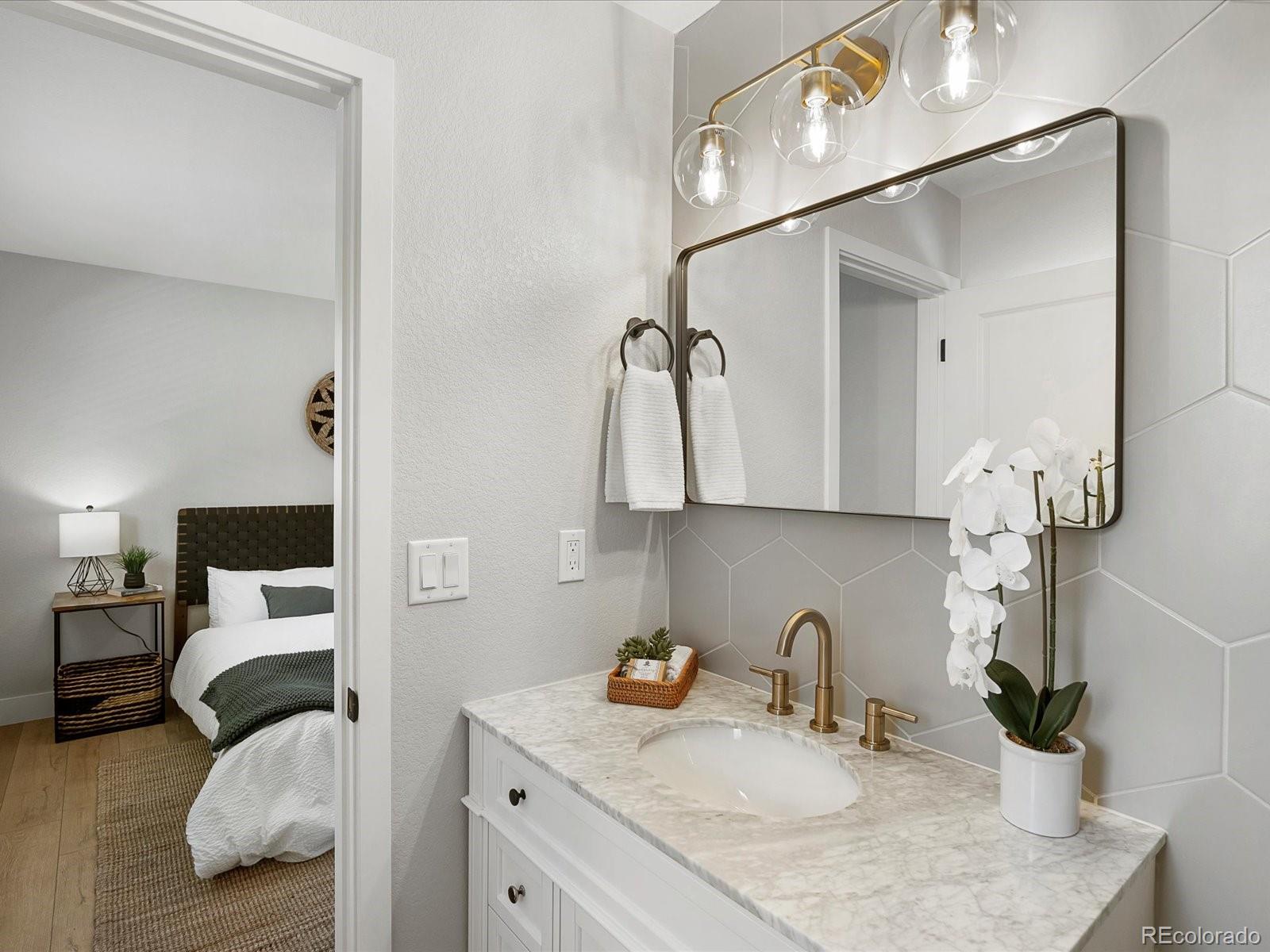 MLS Image #22 for 3551 s grape street,denver, Colorado