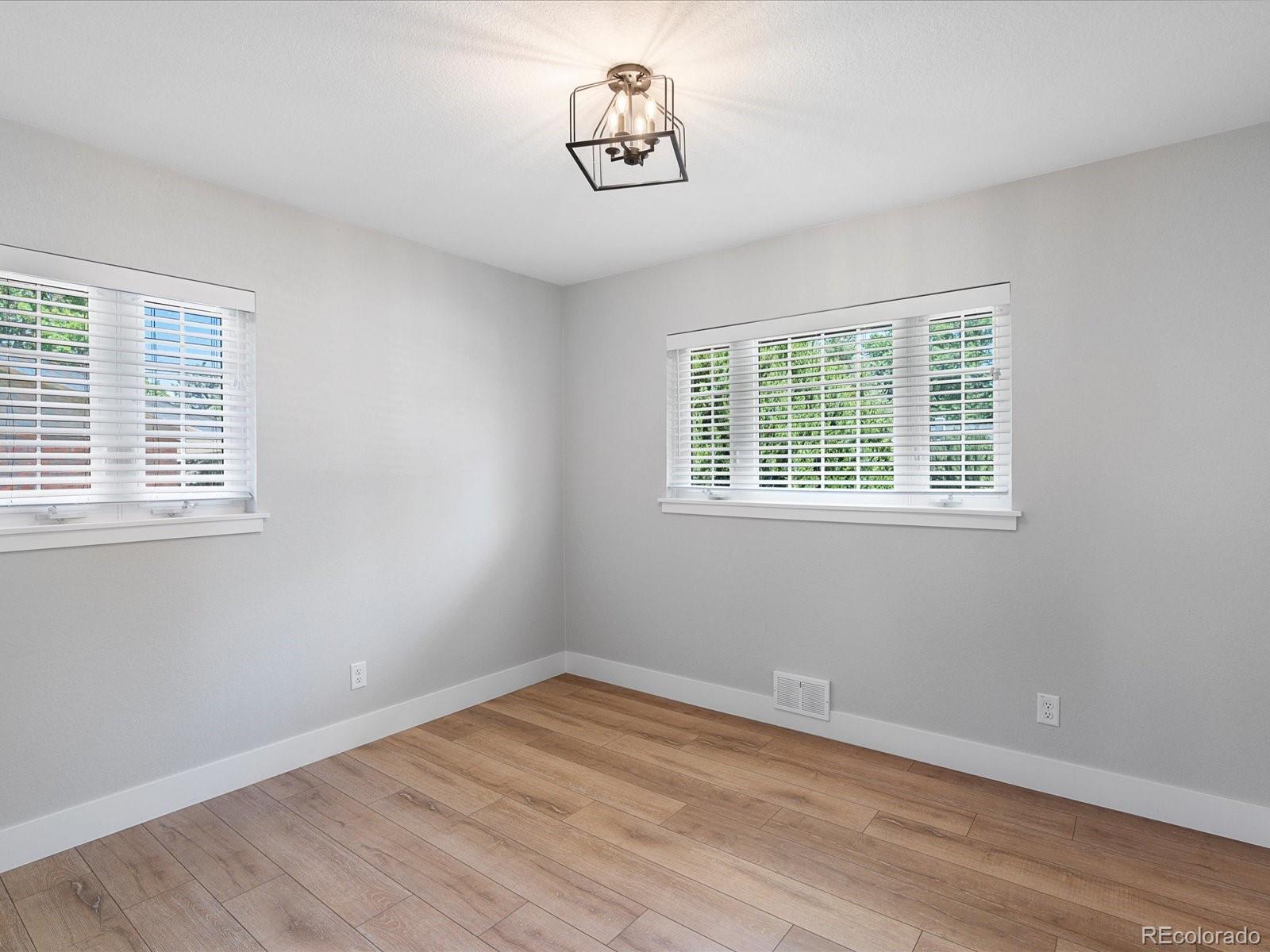 MLS Image #25 for 3551 s grape street,denver, Colorado