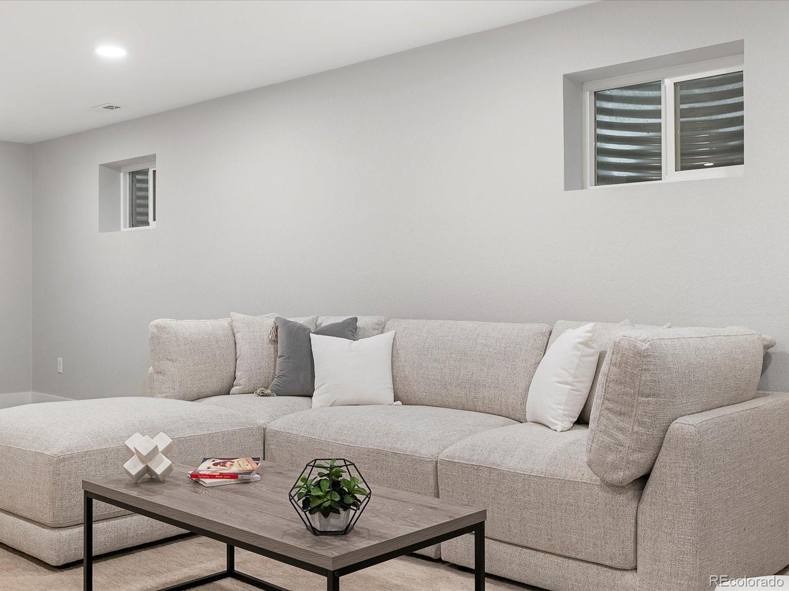 MLS Image #31 for 3551 s grape street,denver, Colorado
