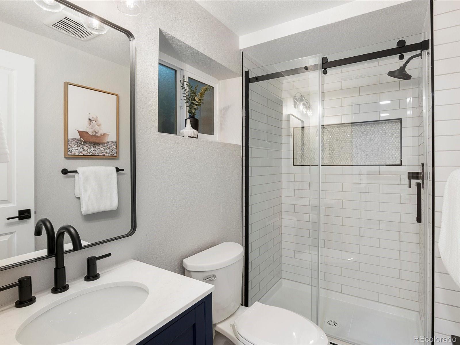 MLS Image #38 for 3551 s grape street,denver, Colorado