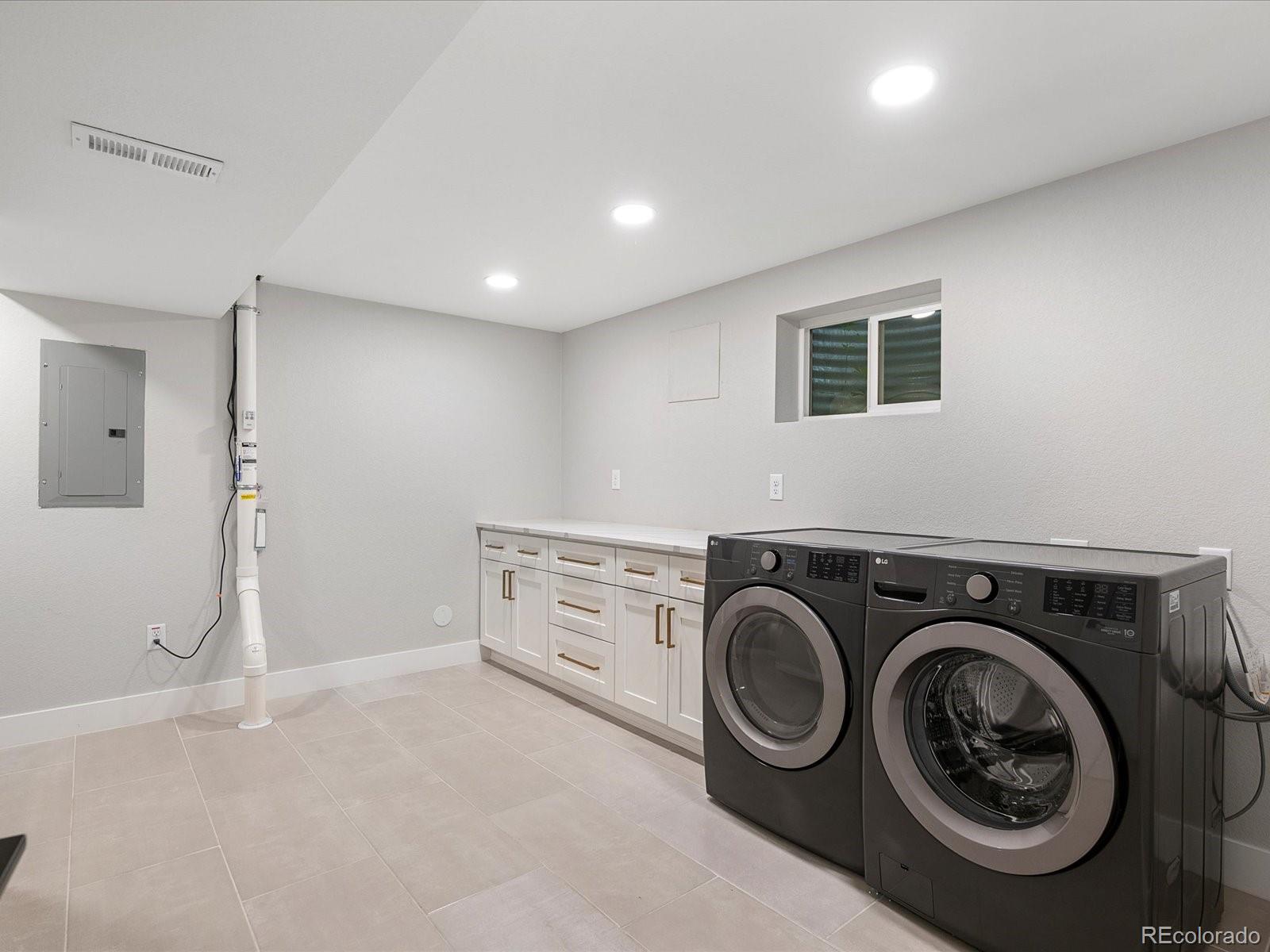 MLS Image #39 for 3551 s grape street,denver, Colorado