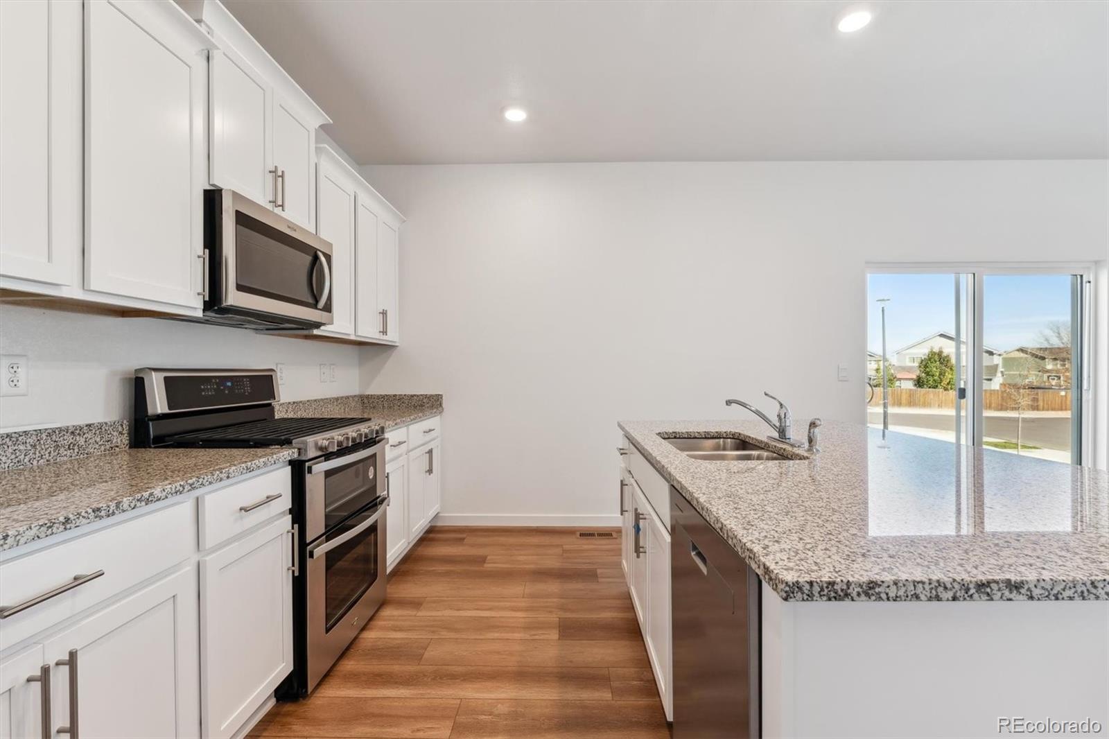 MLS Image #10 for 9852  cathay street,commerce city, Colorado