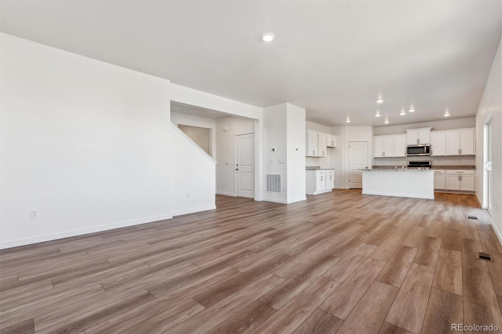 MLS Image #5 for 9852  cathay street,commerce city, Colorado