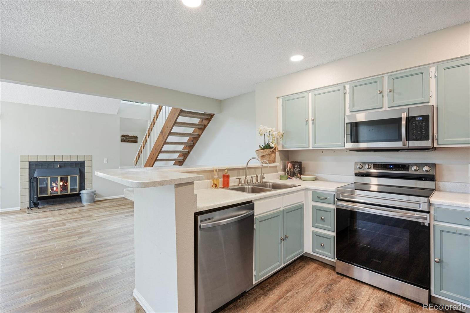 MLS Image #3 for 13873 e lehigh avenue,aurora, Colorado
