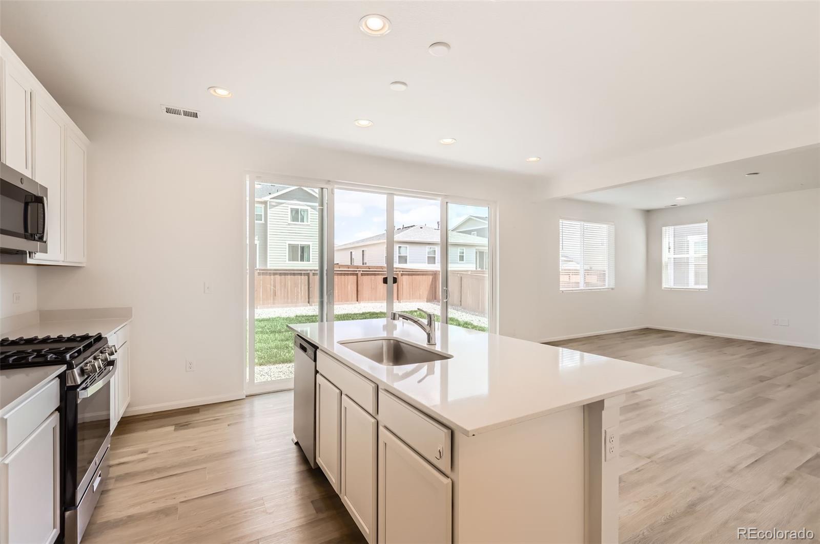 MLS Image #10 for 4591  sugar beet street,johnstown, Colorado