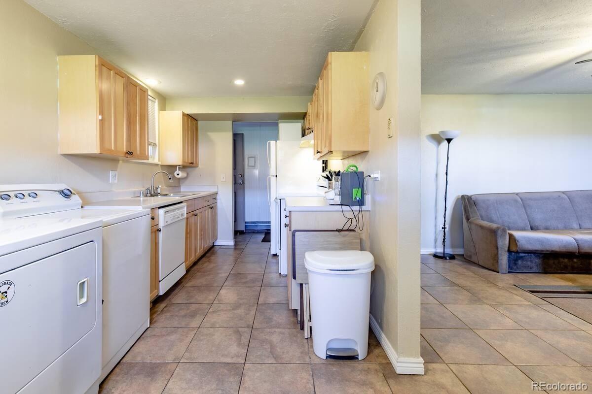 MLS Image #3 for 5401 e warren avenue,denver, Colorado