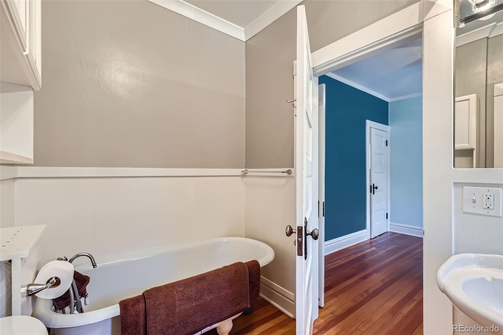 MLS Image #15 for 2541  bellaire street,denver, Colorado