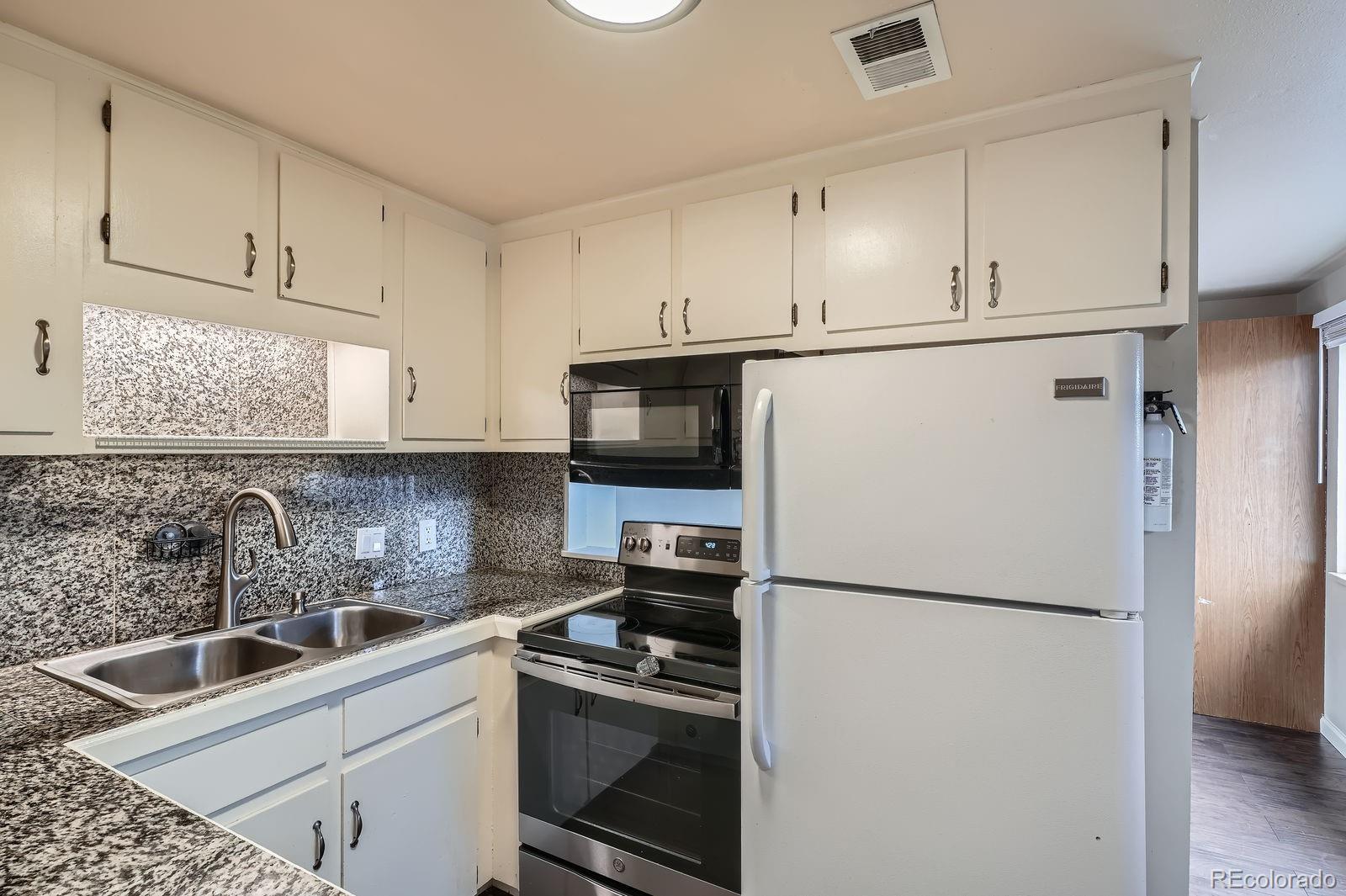 MLS Image #10 for 6325 w mississippi place,lakewood, Colorado