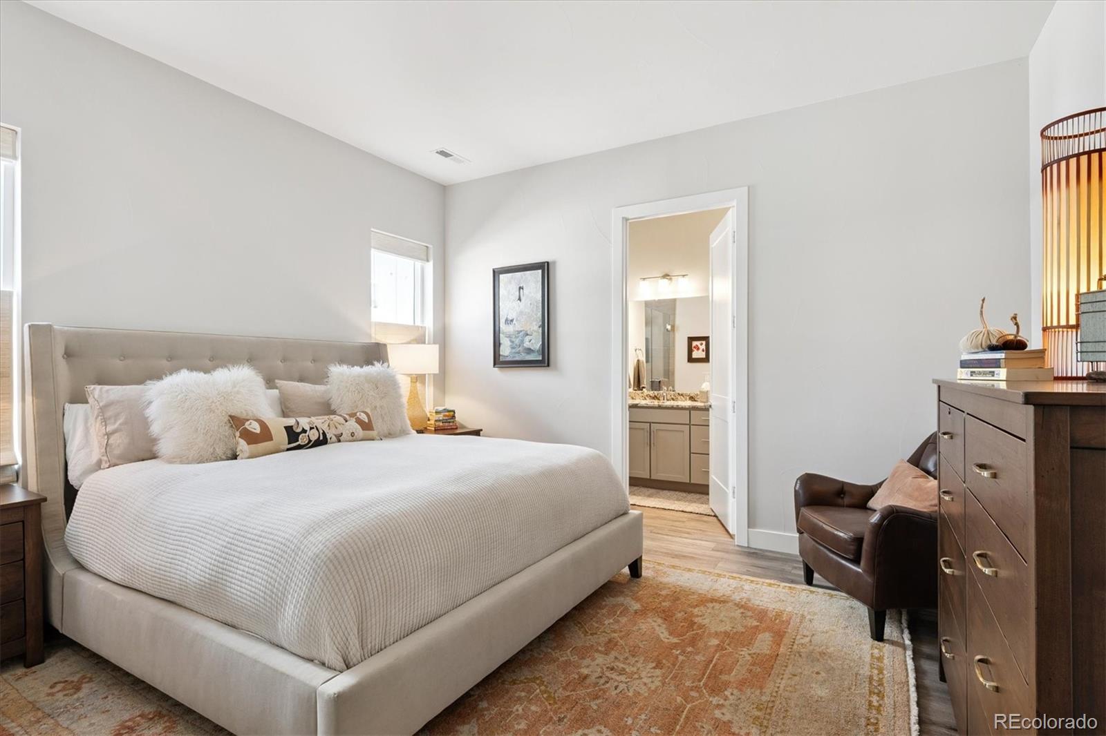 MLS Image #16 for 888 s valentia street,denver, Colorado