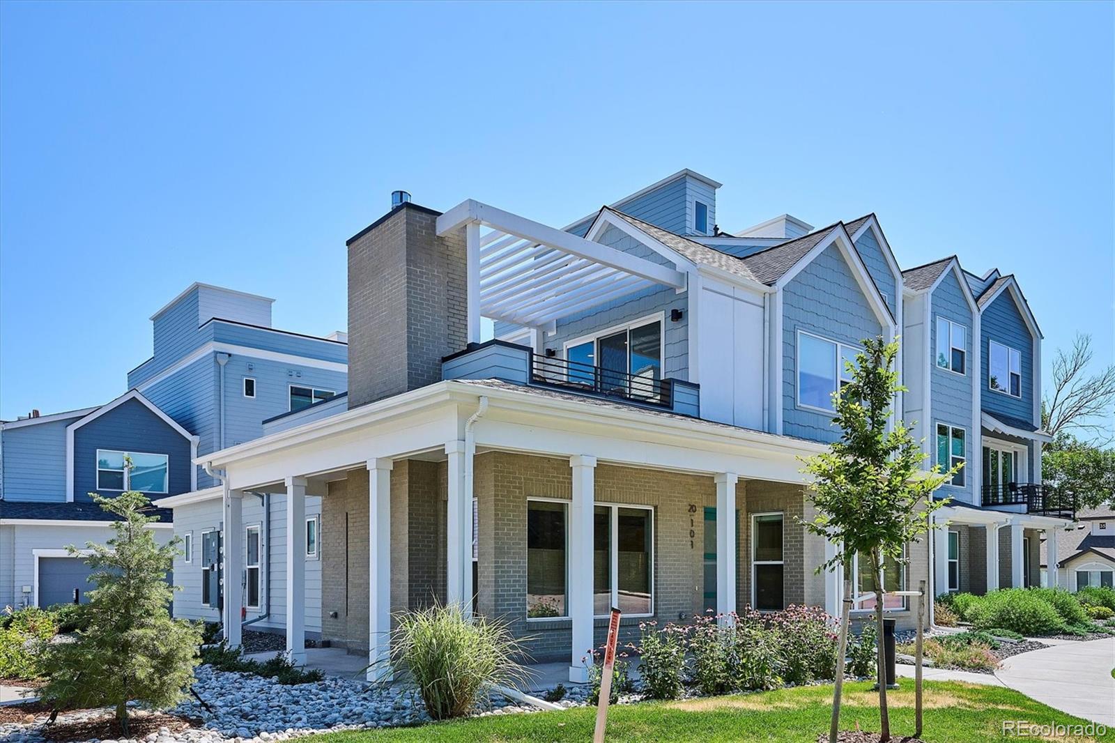 MLS Image #2 for 888 s valentia street,denver, Colorado