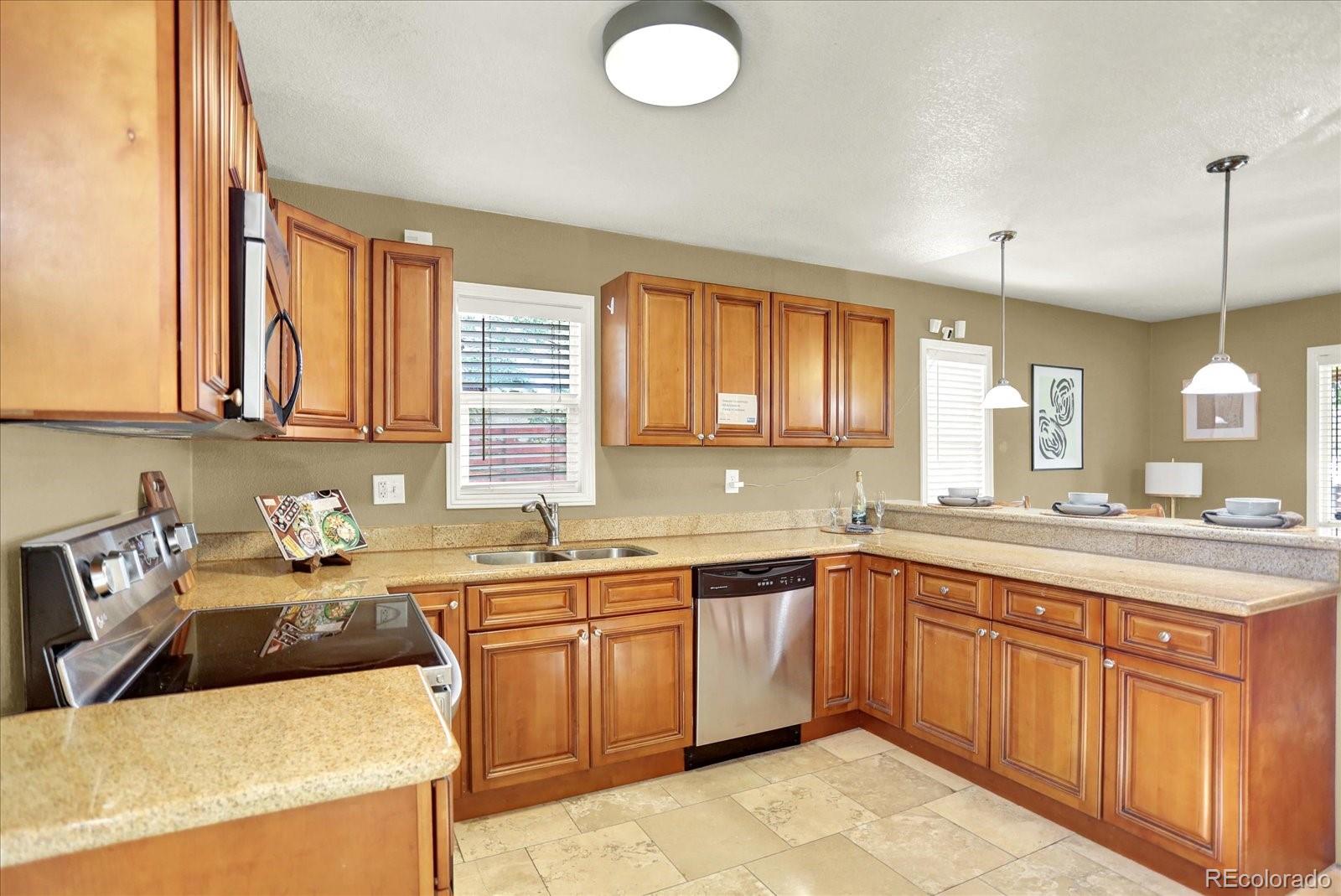 MLS Image #7 for 2810  oneida street,denver, Colorado