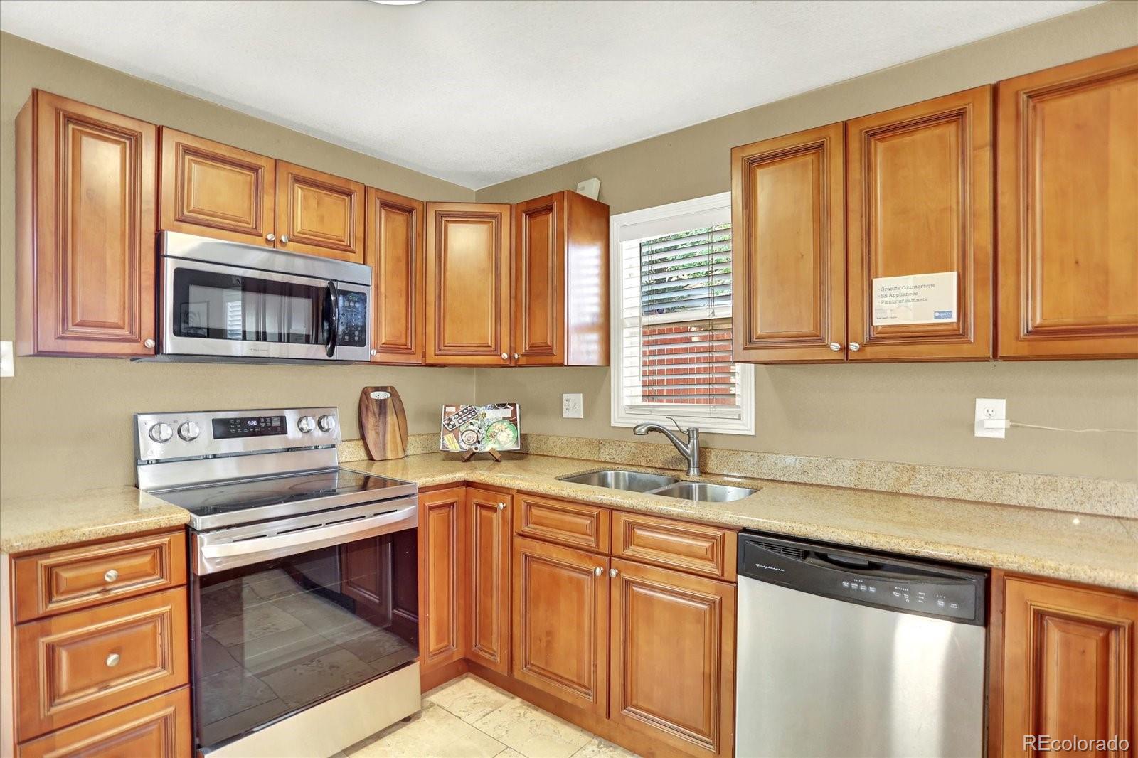 MLS Image #8 for 2810  oneida street,denver, Colorado