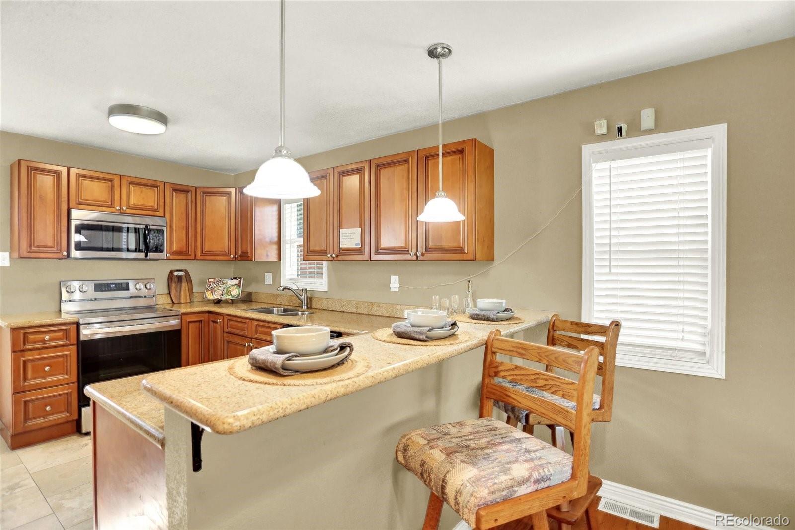 MLS Image #9 for 2810  oneida street,denver, Colorado