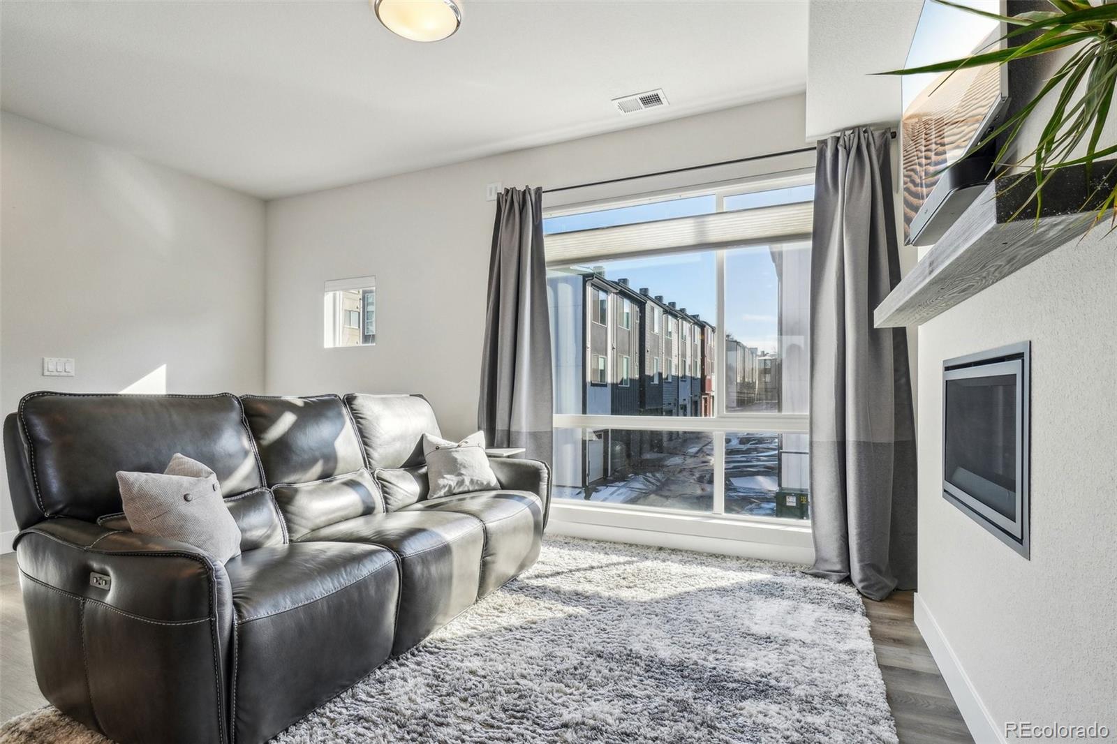 MLS Image #3 for 5531 w 11th place,lakewood, Colorado