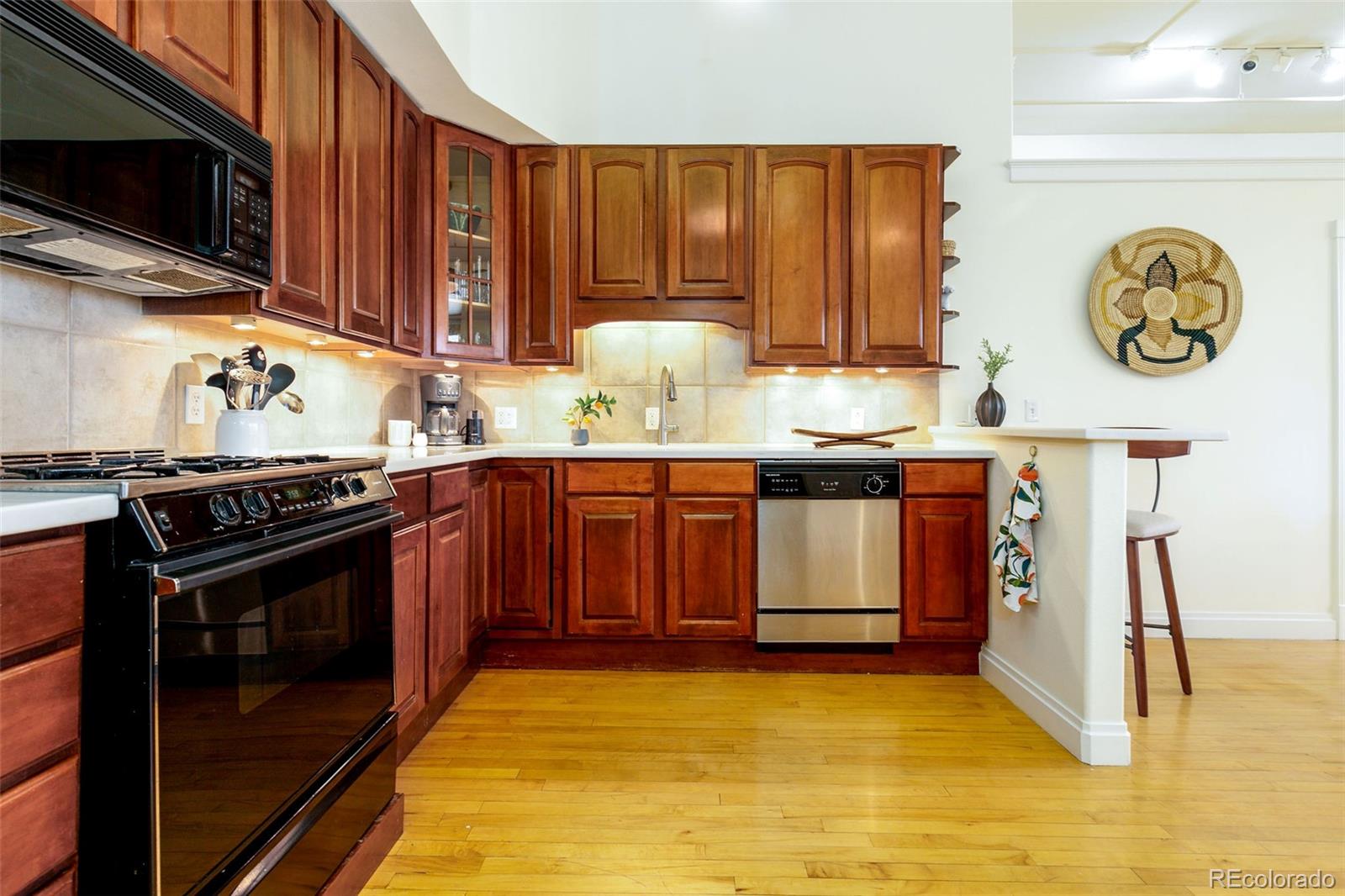 MLS Image #8 for 1140  columbine street,denver, Colorado